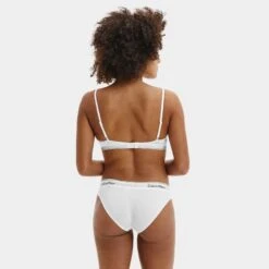 Calvin Klein Dames Slip Wit -BJØRN BORG Verkoopwinkel aHR0cHM6Ly93d3cuYm94ZXJzLm5sL21lZGlhL2NhdGFsb2cvcHJvZHVjdC9jL2EvY2FsdmluLWtsZWluX2YzNzg3ZS0xMDBfbW9kZWxfYWNodGVya2FudC5qcGc c3RvcmU9Ym94ZXJzX25sJmltYWdlLXR5cGU9aW1hZ2U