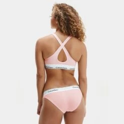 Calvin Klein Dames Bralette Lift Roze -BJØRN BORG Verkoopwinkel aHR0cHM6Ly93d3cuYm94ZXJzLm5sL21lZGlhL2NhdGFsb2cvcHJvZHVjdC9jL2EvY2FsdmluLWtsZWluX3FmMTY1NGUtMm50X21vZGVsX2FjaHRlcmthbnRfMS5qcGc c3RvcmU9Ym94ZXJzX25sJmltYWdlLXR5cGU9aW1hZ2U