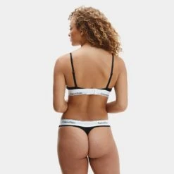 Calvin Klein Dames Lightly Lined Triangle Bralette Zwart -BJØRN BORG Verkoopwinkel aHR0cHM6Ly93d3cuYm94ZXJzLm5sL21lZGlhL2NhdGFsb2cvcHJvZHVjdC9jL2EvY2FsdmluLWtsZWluX3FmNTY1MGUtMDAxX21vZGVsX2FjaHRlcmthbnRfMS5qcGc c3RvcmU9Ym94ZXJzX25sJmltYWdlLXR5cGU9aW1hZ2U