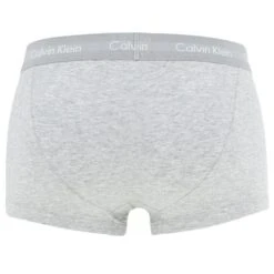 Calvin Klein 3-pack Low Rise Trunks Zwart / Grijs / Subdued Logo -BJØRN BORG Verkoopwinkel aHR0cHM6Ly93d3cuYm94ZXJzLm5sL21lZGlhL2NhdGFsb2cvcHJvZHVjdC9jL2EvY2FsdmluLWtsZWluX3UyNjY0Zy1qeWpfMl9hY2h0ZXJrYW50XzEuanBnP3N0b3JlPWJveGVyc19ubCZpbWFnZS10eXBlPWltYWdl
