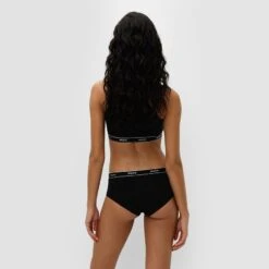 Hugo Boss Dames 3-pack HUGO Hipsters Zwart -BJØRN BORG Verkoopwinkel aHR0cHM6Ly93d3cuYm94ZXJzLm5sL21lZGlhL2NhdGFsb2cvcHJvZHVjdC9oL3UvaHVnby1ib3NzXzUwNDY5NjU4LTAwMV9tb2RlbF9hY2h0ZXJrYW50LmpwZz9zdG9yZT1ib3hlcnNfbmwmaW1hZ2UtdHlwZT1pbWFnZQ